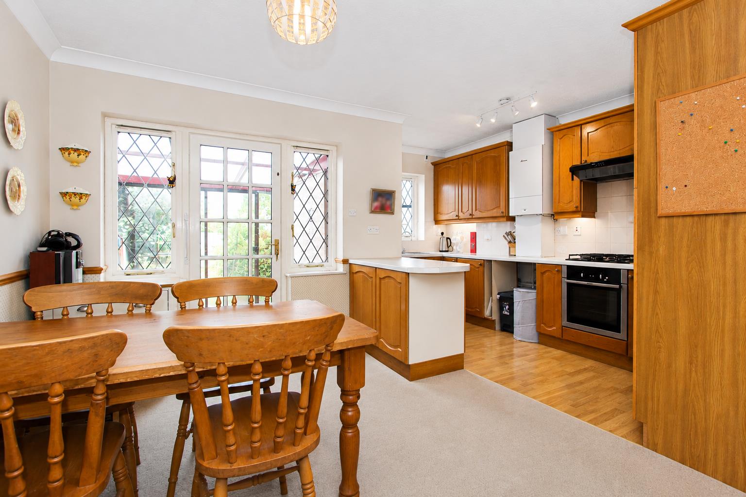 3 bed property in Newbolt Avenue, Sutton